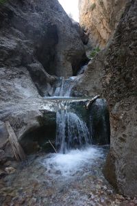 Tudy se bez lana a vodního vybavení na canyoning nedalo projít.